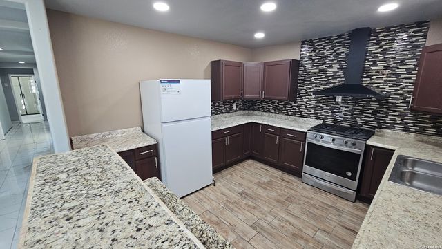 3902 W Salinas, San Antonio, TX 78207