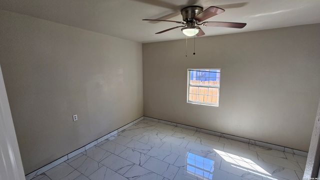 3902 W Salinas, San Antonio, TX 78207