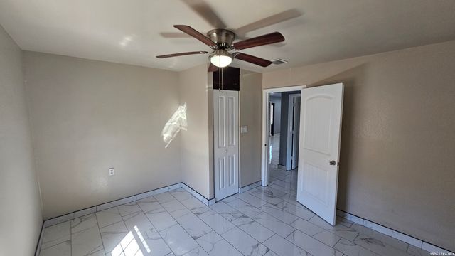 3902 W Salinas, San Antonio, TX 78207