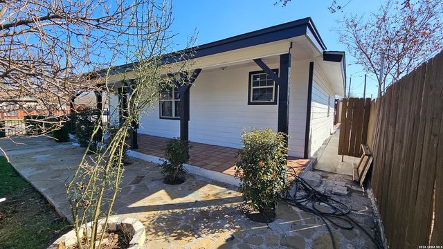 3902 W Salinas, San Antonio, TX 78207