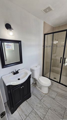 3902 W Salinas, San Antonio, TX 78207