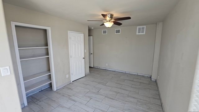 3902 W Salinas, San Antonio, TX 78207