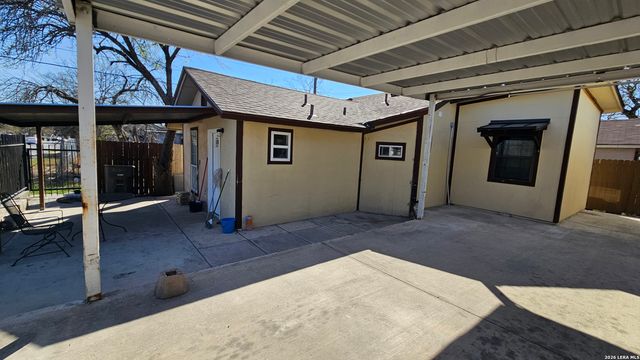 3902 W Salinas, San Antonio, TX 78207