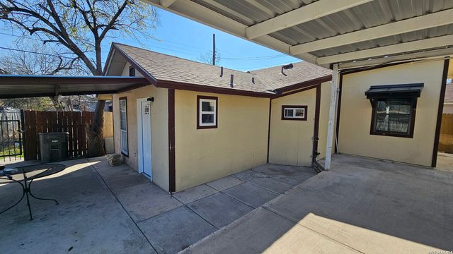 3902 W Salinas, San Antonio, TX 78207