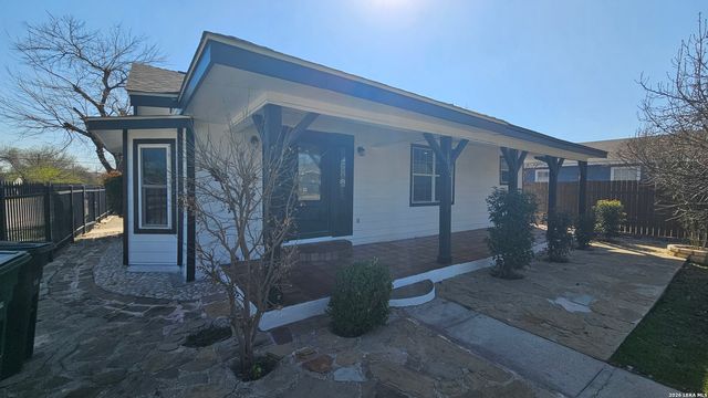 3902 W Salinas, San Antonio, TX 78207