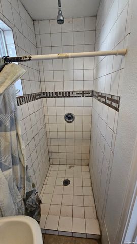 3902 W Salinas, San Antonio, TX 78207