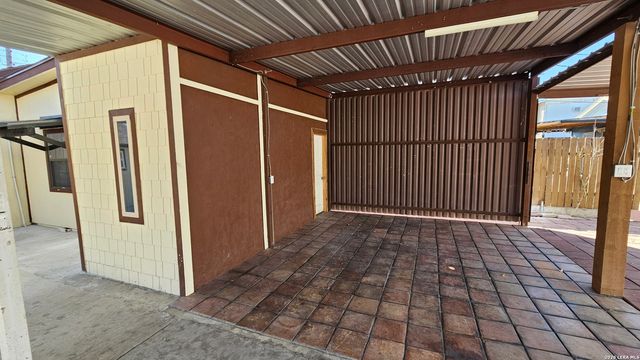 3902 W Salinas, San Antonio, TX 78207