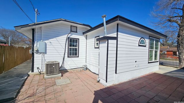 3902 W Salinas, San Antonio, TX 78207