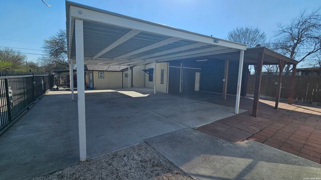 3902 W Salinas, San Antonio, TX 78207