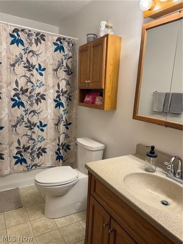 1085 Walter Drive, Zanesville, OH 43701