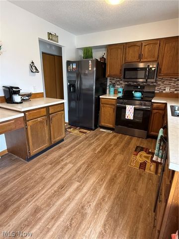 1085 Walter Drive, Zanesville, OH 43701