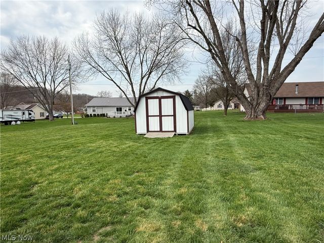 1085 Walter Drive, Zanesville, OH 43701