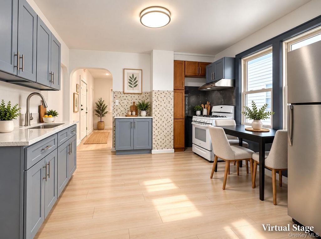 7-23 124, Flushing, NY 11356 — photo 2