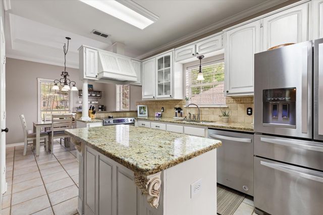 3219 Lopez Ct, Longview, TX 75605