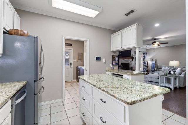 3219 Lopez Ct, Longview, TX 75605