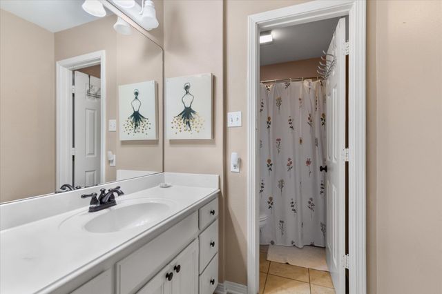 3219 Lopez Ct, Longview, TX 75605