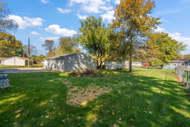 2790 E 1059 N, Demotte, IN 46310