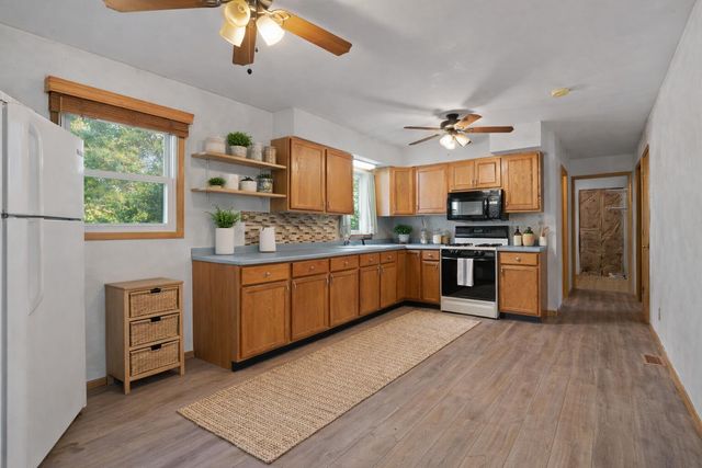 2790 E 1059 N, Demotte, IN 46310