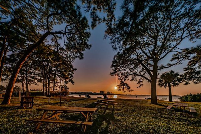 592 BELLA LOOP, Dunedin, FL 34698