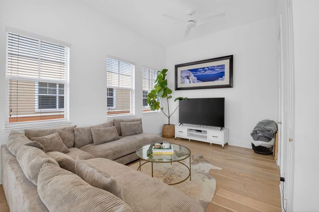 180 NE 6th Avenue, Delray Beach, FL 33483