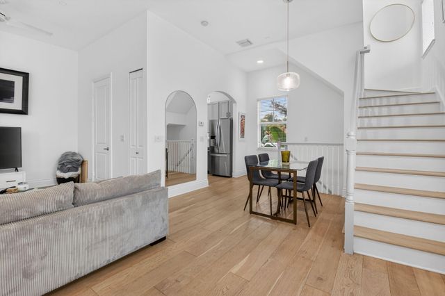 180 NE 6th Avenue, Delray Beach, FL 33483