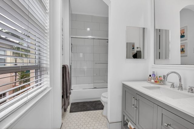 180 NE 6th Avenue, Delray Beach, FL 33483