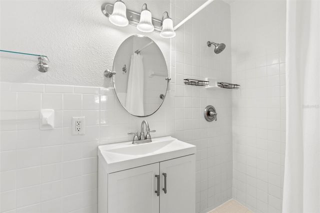 516 13TH AVENUE NE, St Petersburg, FL 33701