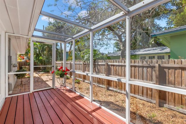 516 13TH AVENUE NE, St Petersburg, FL 33701