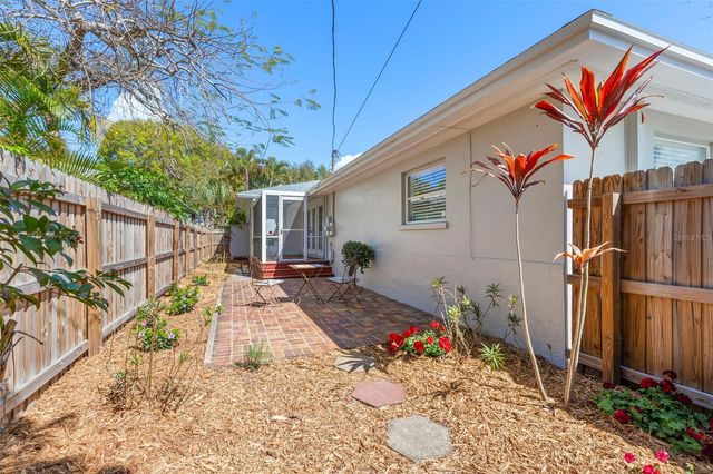 516 13TH AVENUE NE, St Petersburg, FL 33701