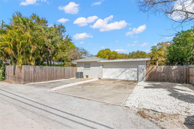 516 13TH AVENUE NE, St Petersburg, FL 33701