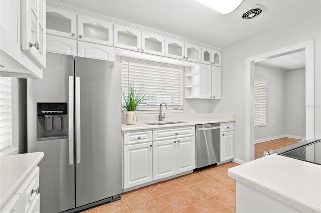 516 13TH AVENUE NE, St Petersburg, FL 33701