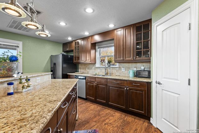 556 APOLLO DRIVE, Canyon Lake, TX 78133