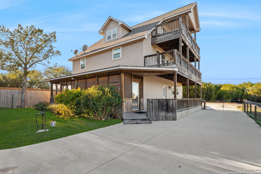 556 APOLLO DRIVE, Canyon Lake, TX 78133