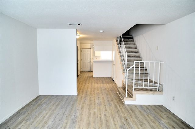 9563 Olde Towne Row, Dallas, TX 75227