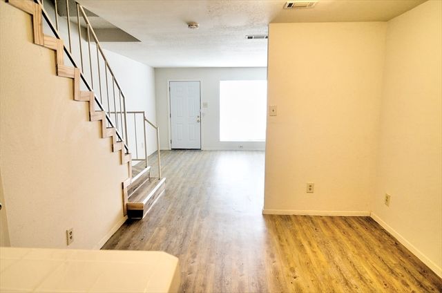 9563 Olde Towne Row, Dallas, TX 75227