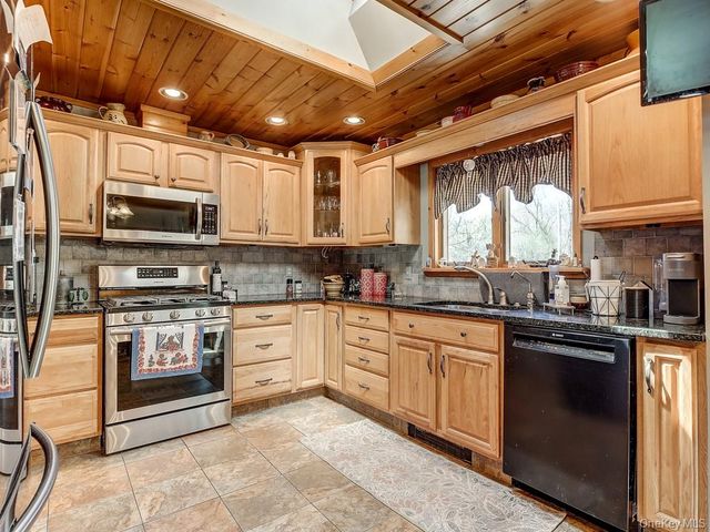 85 Surrey Road, Chester, NY 10918