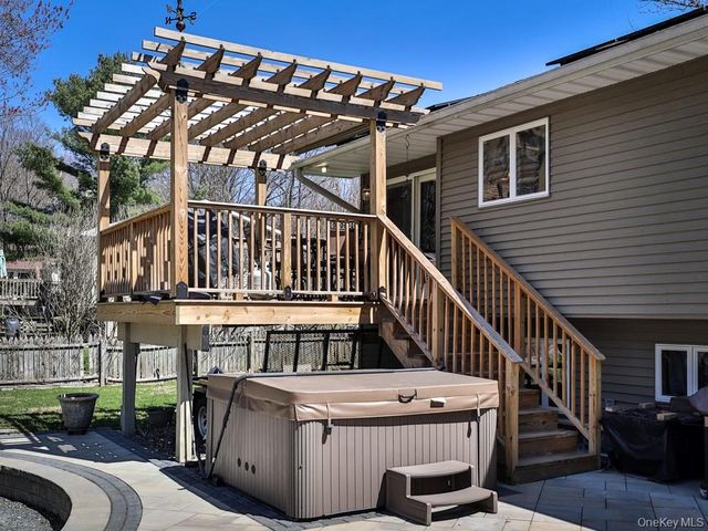 85 Surrey Road, Chester, NY 10918