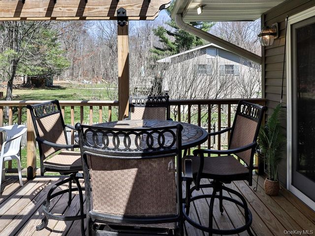 85 Surrey Road, Chester, NY 10918