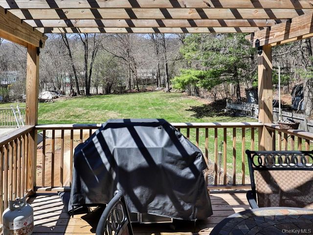 85 Surrey Road, Chester, NY 10918