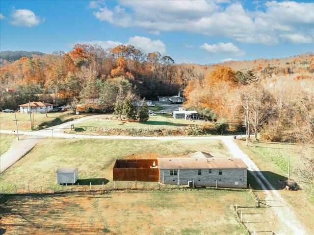 861 Black Oak Rd., Williamsburg, KY 40769