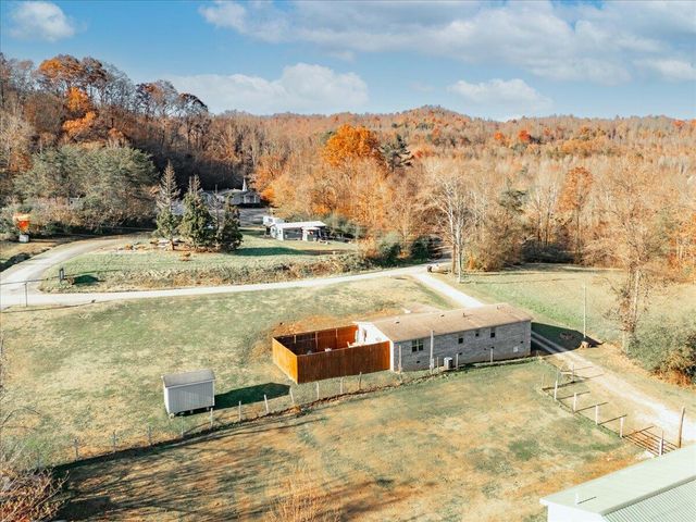 861 Black Oak Rd., Williamsburg, KY 40769