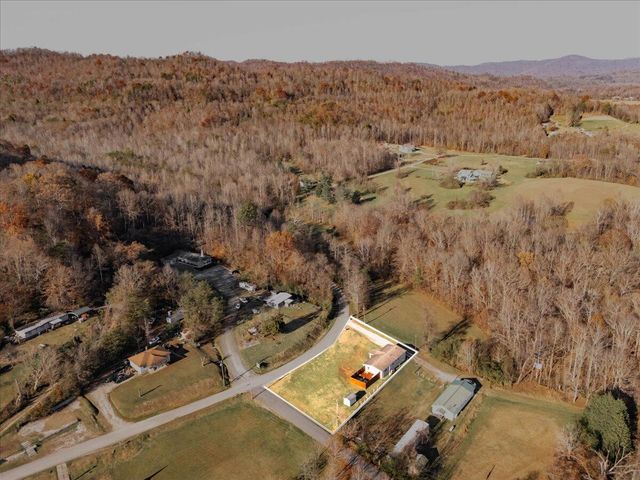 861 Black Oak Rd., Williamsburg, KY 40769