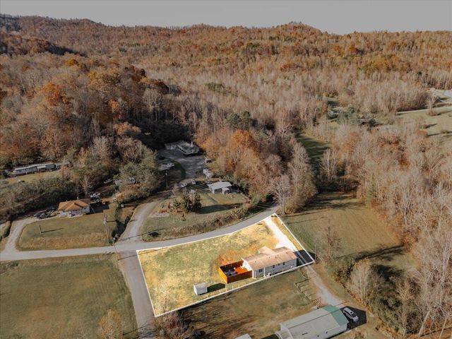 861 Black Oak Rd., Williamsburg, KY 40769