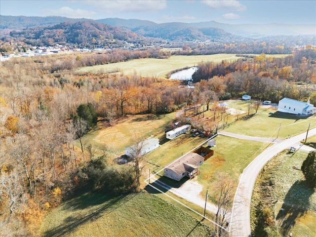 861 Black Oak Rd., Williamsburg, KY 40769