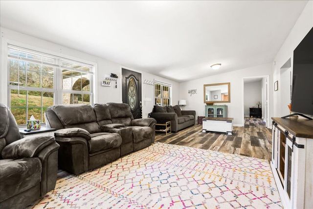 861 Black Oak Rd., Williamsburg, KY 40769