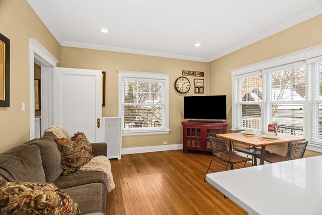 2731 Park Place, Evanston, IL 60201