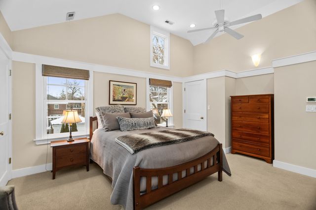 2731 Park Place, Evanston, IL 60201