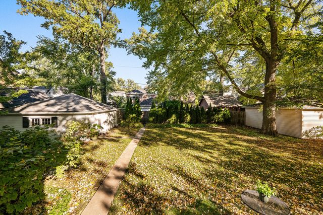 2731 Park Place, Evanston, IL 60201