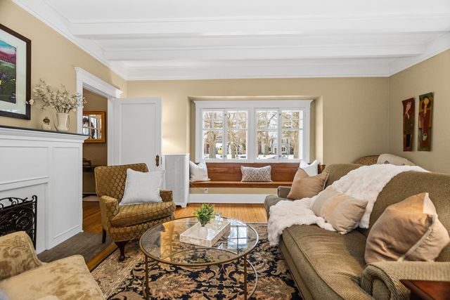 2731 Park Place, Evanston, IL 60201