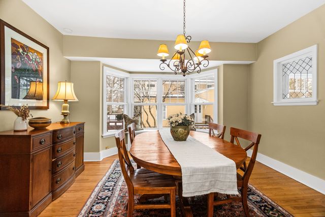 2731 Park Place, Evanston, IL 60201